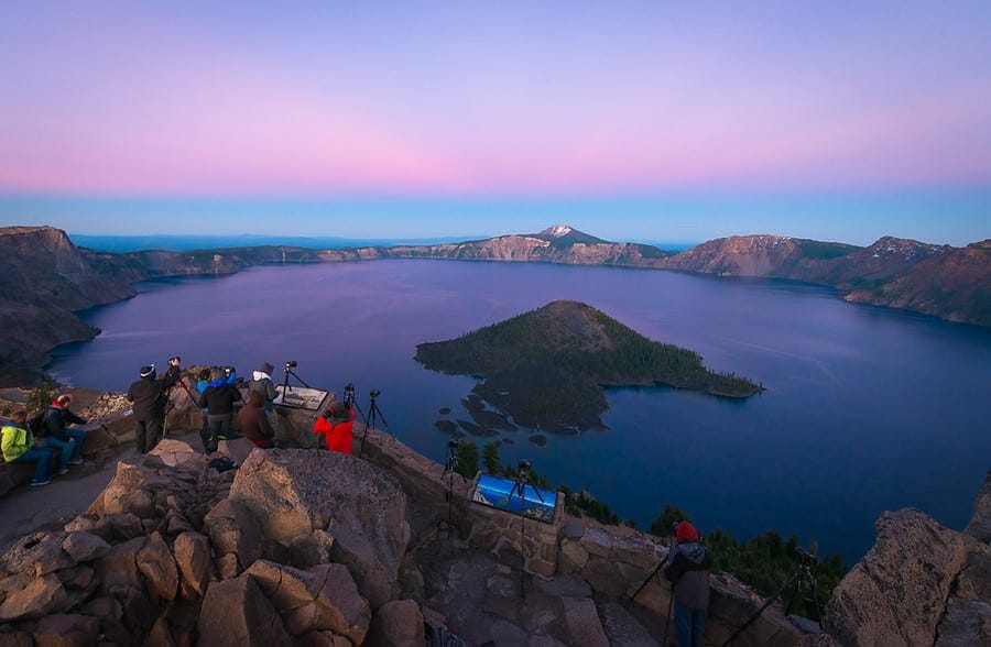 Night photography workshop at crater lake with dave morrow photography
